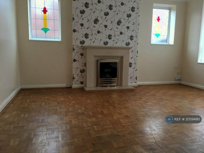 3 Bedroom Bungalow To Rent In Lingdale Road, Birkenhead, CH43