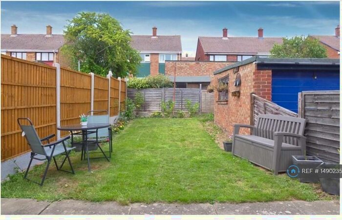 3 Bedroom Semi-Detached House To Rent In Courtmount Grove, Portsmouth, PO6