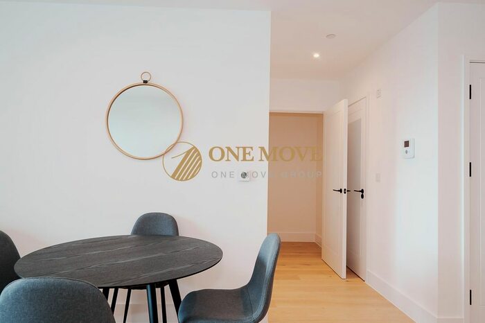 2 Bedroom Flat To Rent In Capital Interchange Way, Hive House, TW8