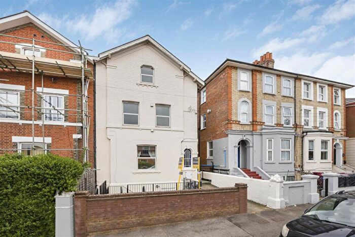 1 Bedroom Apartment For Sale In Russell Street, Reading, RG1