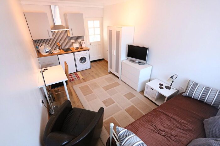 Property To Rent In Glebe Avenue, Ickenham, UB10