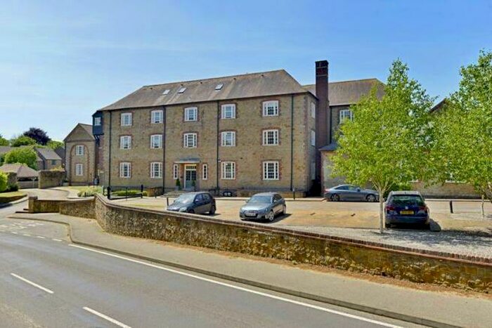 2 Bedroom Flat To Rent In Budgenor Lodge, Dodsley Lane, Easebourne, Midhurst, GU29