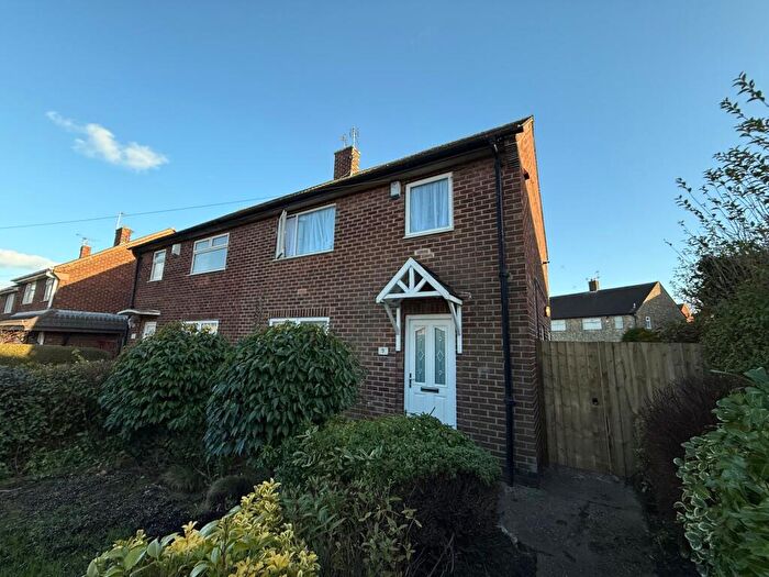3 Bedroom House To Rent In Edgecote Way, Bestwood, NG5