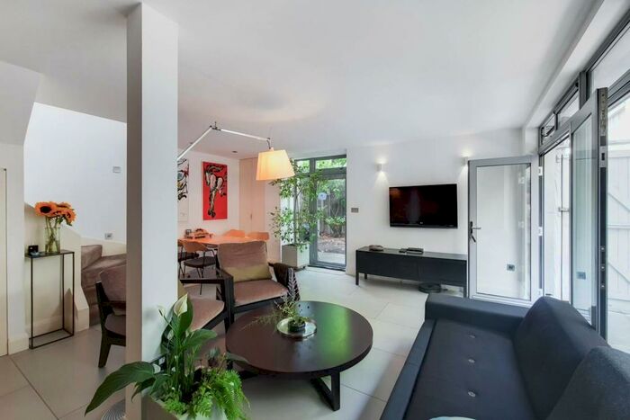 2 Bedroom Semi-Detached House To Rent In Tilson Close, Camberwell, London, SE5