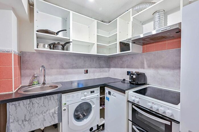 1 Bedroom Flat To Rent In Springside Court, Josephs Road, Guildford, GU1