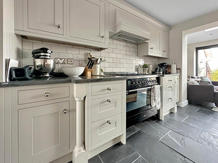 4 Bedroom Detached House For Sale In Gladstone Road, Melksham, SN12