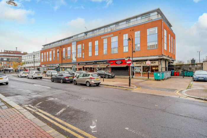 2 Bedroom Flat For Sale In Headstone Drive, Harrow, HA3