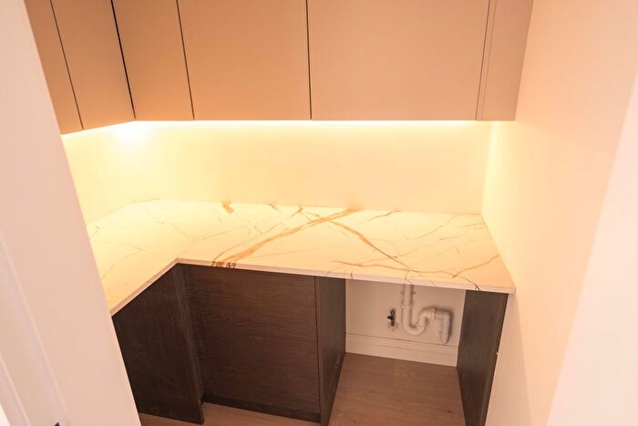 3 Bedroom Bungalow For Sale In Lytham Road, Broadstone, BH18 - Photo 5