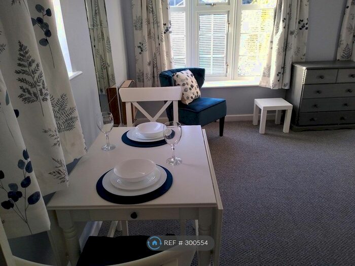 Studio To Rent In Linden Village, Buckingham, MK18