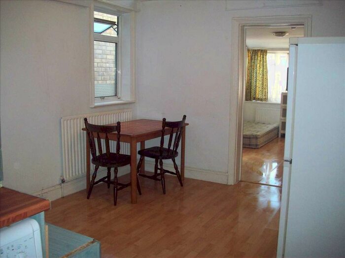 Studio To Rent In Craven Avenue, London, W5