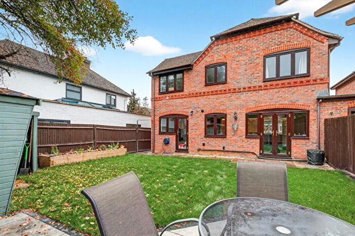 4 Bedroom Detached House For Sale In Pinecroft, Wokingham, RG41
