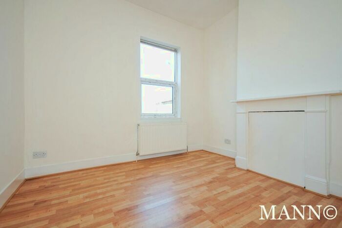 1 Bedroom Flat To Rent In St. Johns Road, Penge, SE20