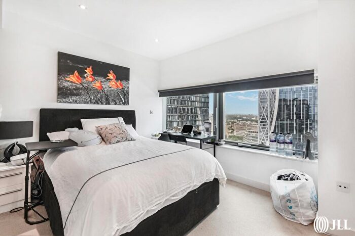 2 Bedroom Flat For Sale In Landmark East Tower, Marsh Wall, E14
