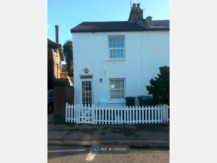 2 Bedroom End Of Terrace House To Rent In Chase Side, Enfield, EN2