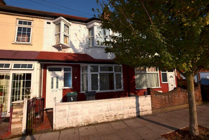 3 Bedroom Property To Rent In Holcombe Road, London, N17