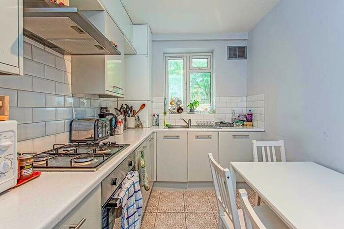 2 Bedroom Flat To Rent In Arica Road, London, SE4