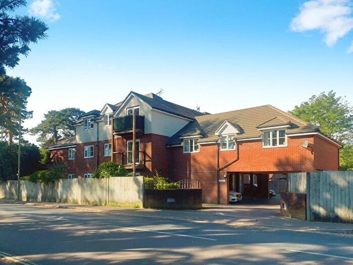 2 Bedroom Flat To Rent In West Dene Court, Warsash Road, Locks Heath, SO31