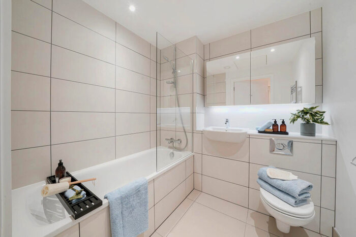 2 Bedroom Apartment To Rent In Lockgate Lodge, SE13