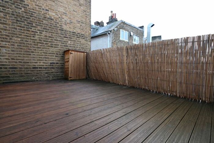 Studio To Rent In Seven Sisters Road, London, N4