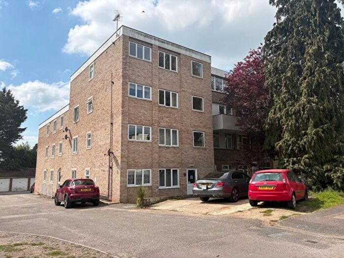 2 Bedroom Flat To Rent In Sycamore Avenue, Chandler's Ford, Hampshire, SO53