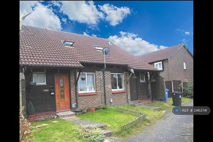 1 Bedroom End Of Terrace House To Rent In Willowmead Close, Woking, GU21