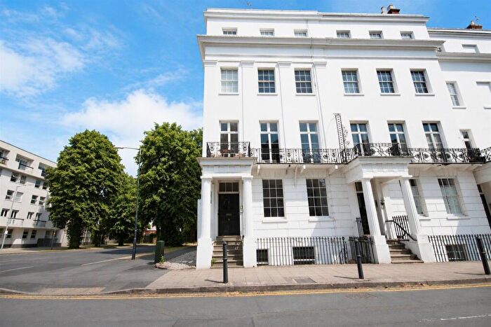 2 Bedroom Apartment To Rent In Clarendon Square, Leamington Spa, CV32
