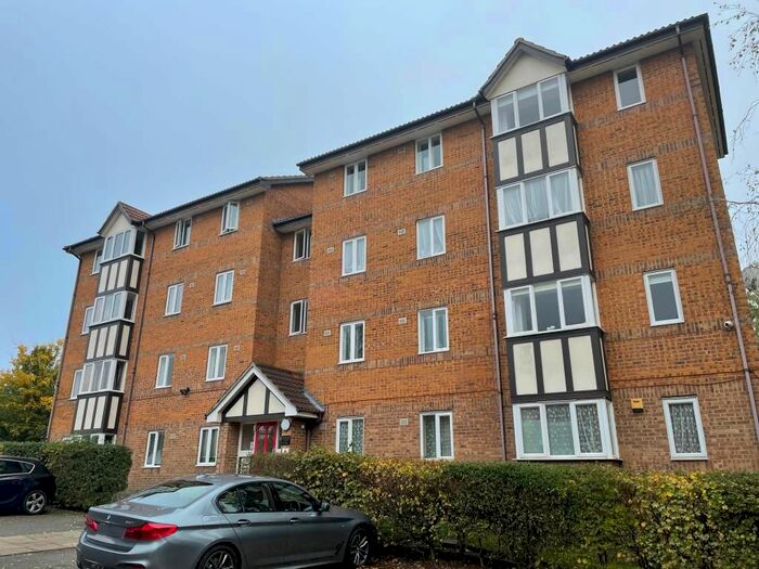 Houses for sale & to rent in SE6 1XB, Ardgowan Road, Catford South London