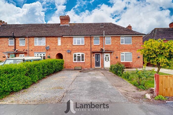 3 Bedroom Terraced House For Sale In Watts Road, Studley, B80