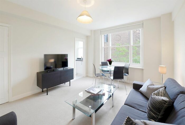 2 Bedroom Flat To Rent In Hill Street, London, W1J