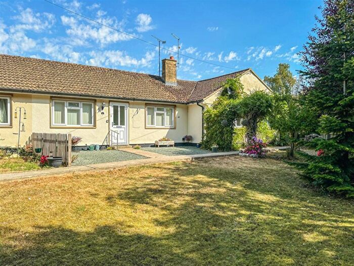 2 Bedroom Bungalow For Sale In Hillwell, Malmesbury, SN16