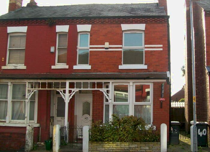 3 Bedroom Semi-Detached House To Rent In Dunstable Street, Levenshulme, Manchester, M19