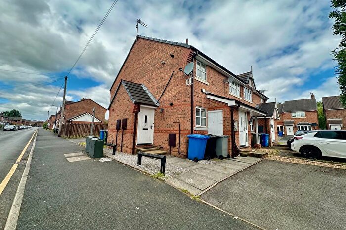 2 Bedroom Flat To Rent In Bridgewater Road, Altrincham, WA14