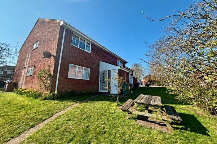 1 Bedroom Flat To Rent In Maybank Close, Lichfield, WS14