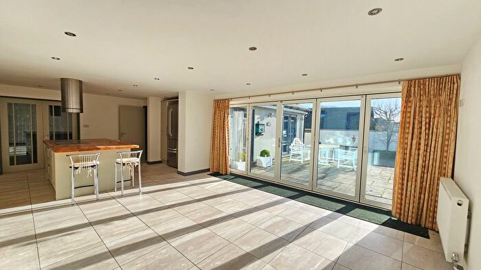 3 Bedroom Bungalow To Rent In Bay View Estate, Dartmouth, TQ6