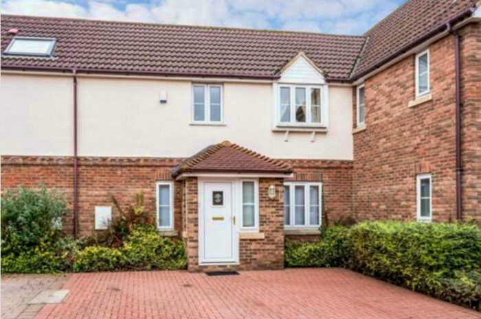 1 Bedroom Terraced House To Rent In Mannock Mews, London, E18