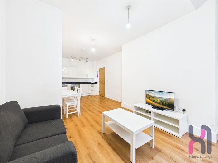 1 Bedroom Flat To Rent In Town Hall, Bexley Square, Salford, Manchester, M3