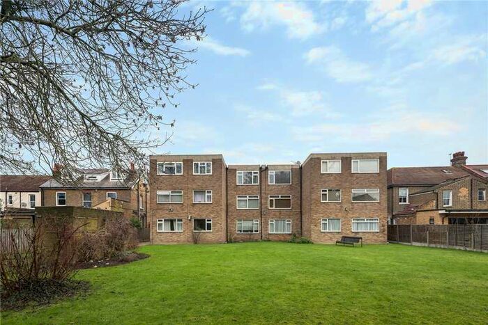 2 Bedroom Flat To Rent In Woodside Court, Northumberland Avenue, London, E12