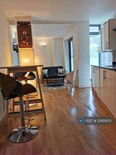 1 Bedroom Flat To Rent In Goswell Road, London, EC1V