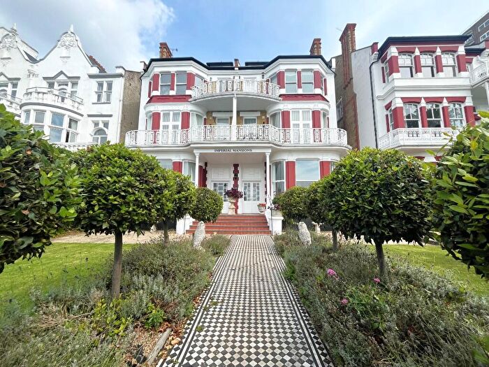 2 Bedroom Flat To Rent In Westcliff Parade, Southend-On-Sea, Essex, SS0