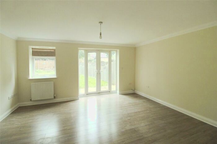 3 Bedroom Semi-Detached House To Rent In Stayton Road, Sutton, Surrey, SM1