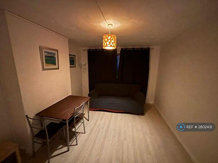 2 Bedroom Maisonette To Rent In Sunnybank Avenue, Coventry, CV3