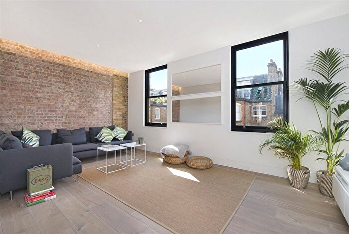 2 Bedroom Flat To Rent In Great Titchfield Street, London, W1W