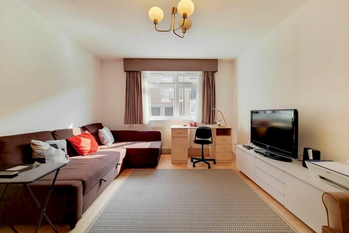 2 Bedroom Flat To Rent In Chester Close South, Regent's Park, London, NW1
