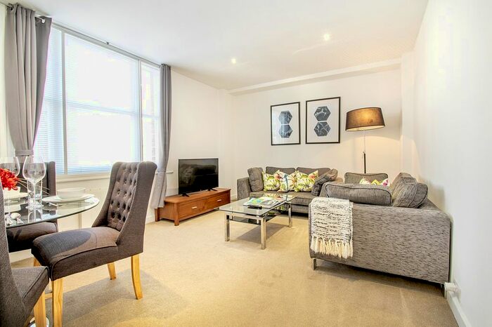 1 Bedroom Flat To Rent In Hill Street, Mayfair, W1J