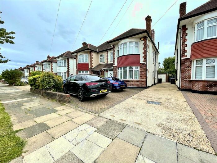 4 Bedroom Semi-Detached House To Rent In Westpole Avenue, Cockfosters, EN4