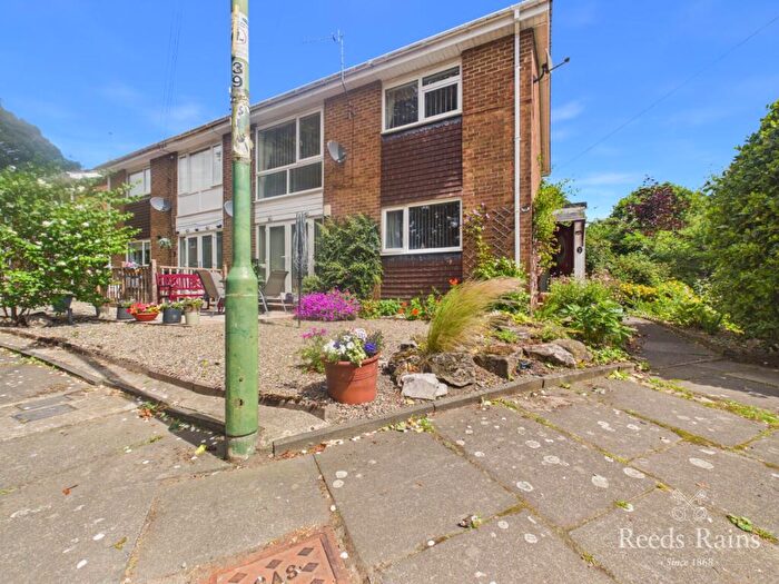 2 Bedroom Apartment For Sale In Hamsterley Crescent, Newton Hall, Durham, DH1