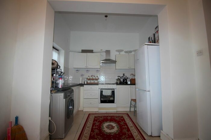 1 Bedroom Flat To Rent In Forest Drive West, Leytonstone, E11