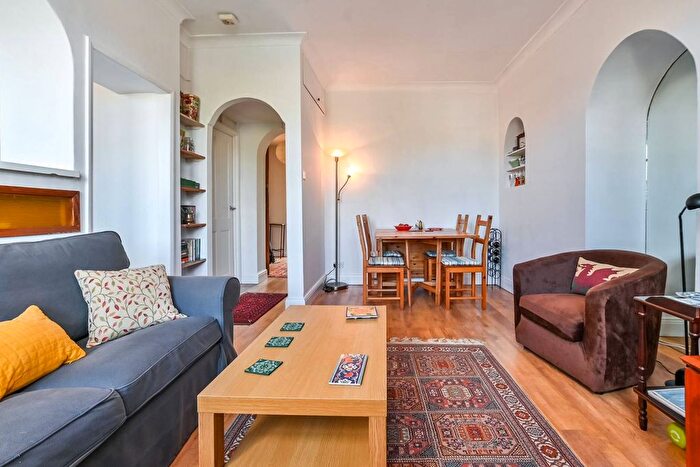 2 Bedroom Flat For Sale In North Villas, Camden, London, NW1