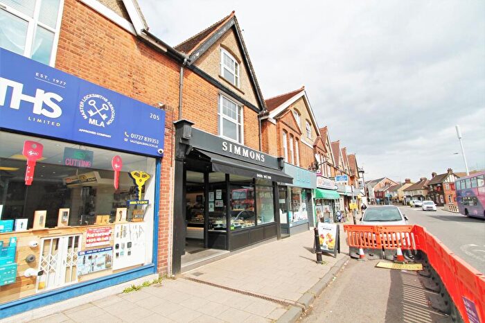 2 Bedroom Apartment To Rent In Hatfield Road, St. Albans, AL1