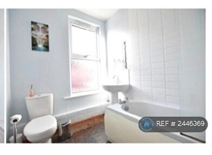 4 Bedroom Terraced House To Rent In Victoria Grove, Leeds, LS9